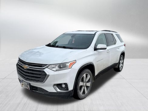 Used 2019 Chevrolet Traverse LT image 3