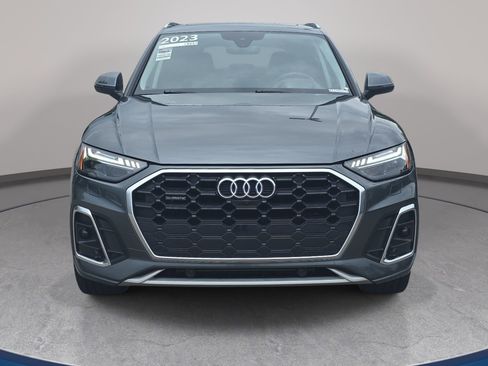 Used 2023 Audi Q5 2.0T Prestige w/ Prestige Package AWD/4WD image 2