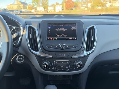 Used 2024 Chevrolet Equinox LT image 24