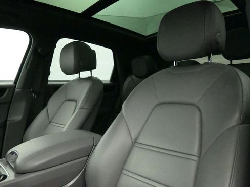 Used 2019 Porsche Cayenne AWD/4WD image 11