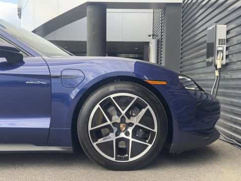 Used 2025 Porsche Taycan AWD/4WD image 12