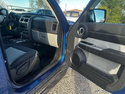Used 2010 Dodge Nitro SXT image 12