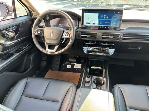 New 2026 Lincoln Corsair Premiere image 30