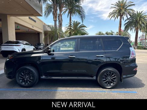 Used 2023 Lexus GX 460 Premium w/ Premium Package AWD/4WD image 2