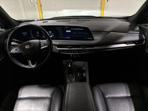 Used 2024 Cadillac XT4 Premium Luxury FWD image 10