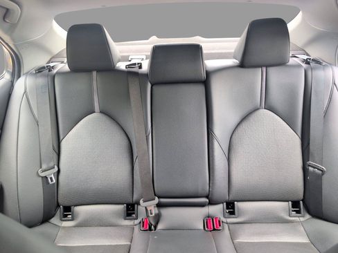 Used 2024 Toyota Camry XLE FWD image 32