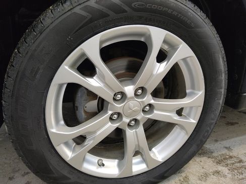 Used 2014 Mitsubishi Outlander GT AWD/4WD image 31