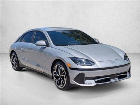Used 2025 Hyundai Ioniq 6 SEL RWD image 3