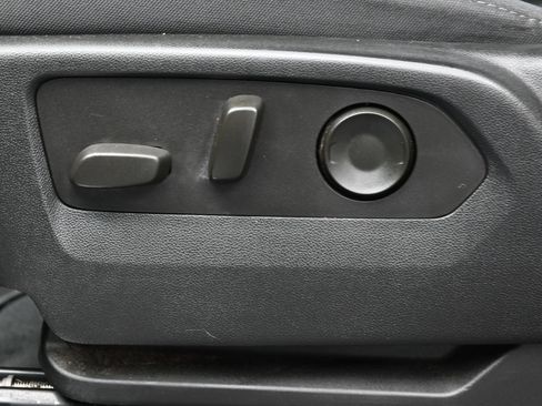 Used 2024 Chevrolet Silverado 2500 LT AWD/4WD image 10