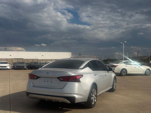 Used 2020 Nissan Altima 2.5 S FWD image 23