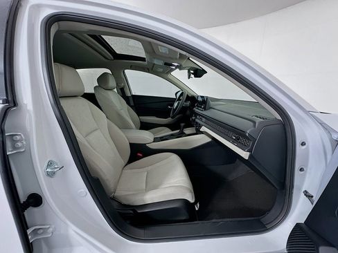 Certified 2025 Honda Accord SE image 29