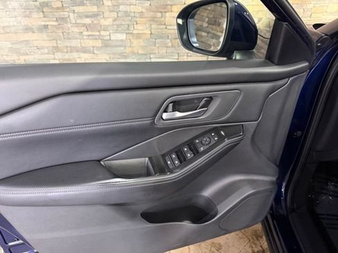 Certified 2025 Nissan Rogue SV w/ SV Premium Package FWD image 10