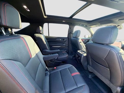 Used 2024 Chevrolet Traverse RS image 27