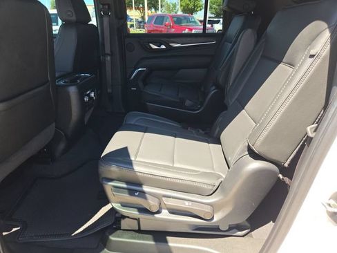 Used 2022 GMC Yukon XL Denali RWD image 24