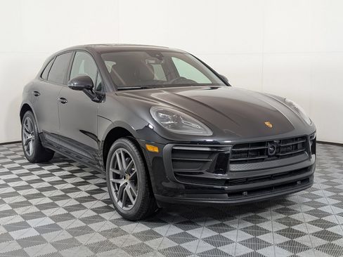 Used 2026 Porsche Macan AWD/4WD image 8