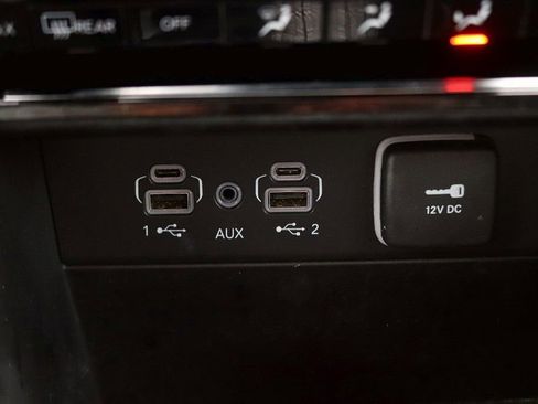 Used 2023 Jeep Grand Cherokee Laredo image 21