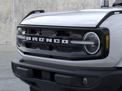 New 2025 Ford Bronco Outer Banks AWD/4WD image 17