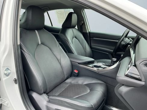 Used 2023 Toyota Camry XSE FWD image 16