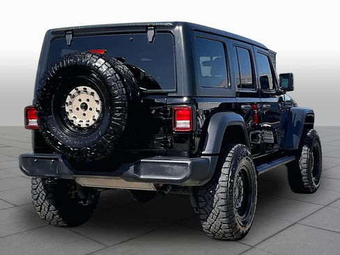 Used 2018 Jeep Wrangler Unlimited Sport S AWD/4WD image 12