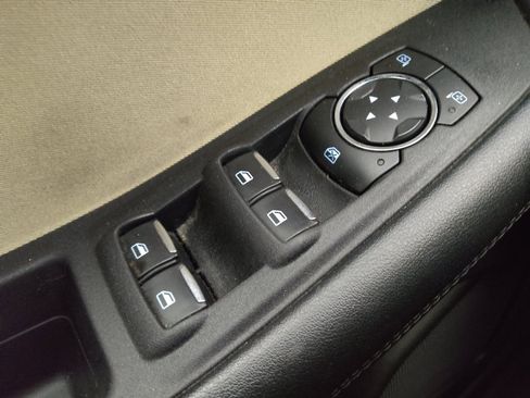 Used 2017 Ford Edge SE FWD image 27