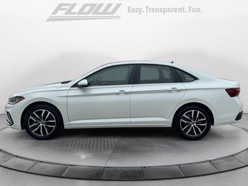 New 2026 Volkswagen Jetta SE image 4