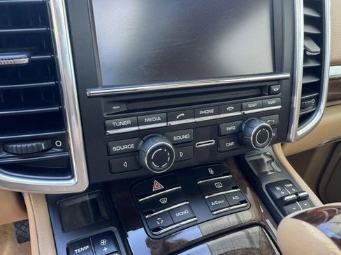 Used 2013 Porsche Cayenne S AWD/4WD image 27
