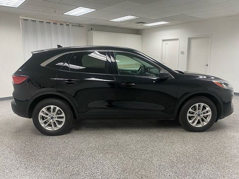 Used 2022 Ford Escape SE image 4