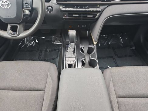 Used 2025 Toyota Camry LE FWD image 31