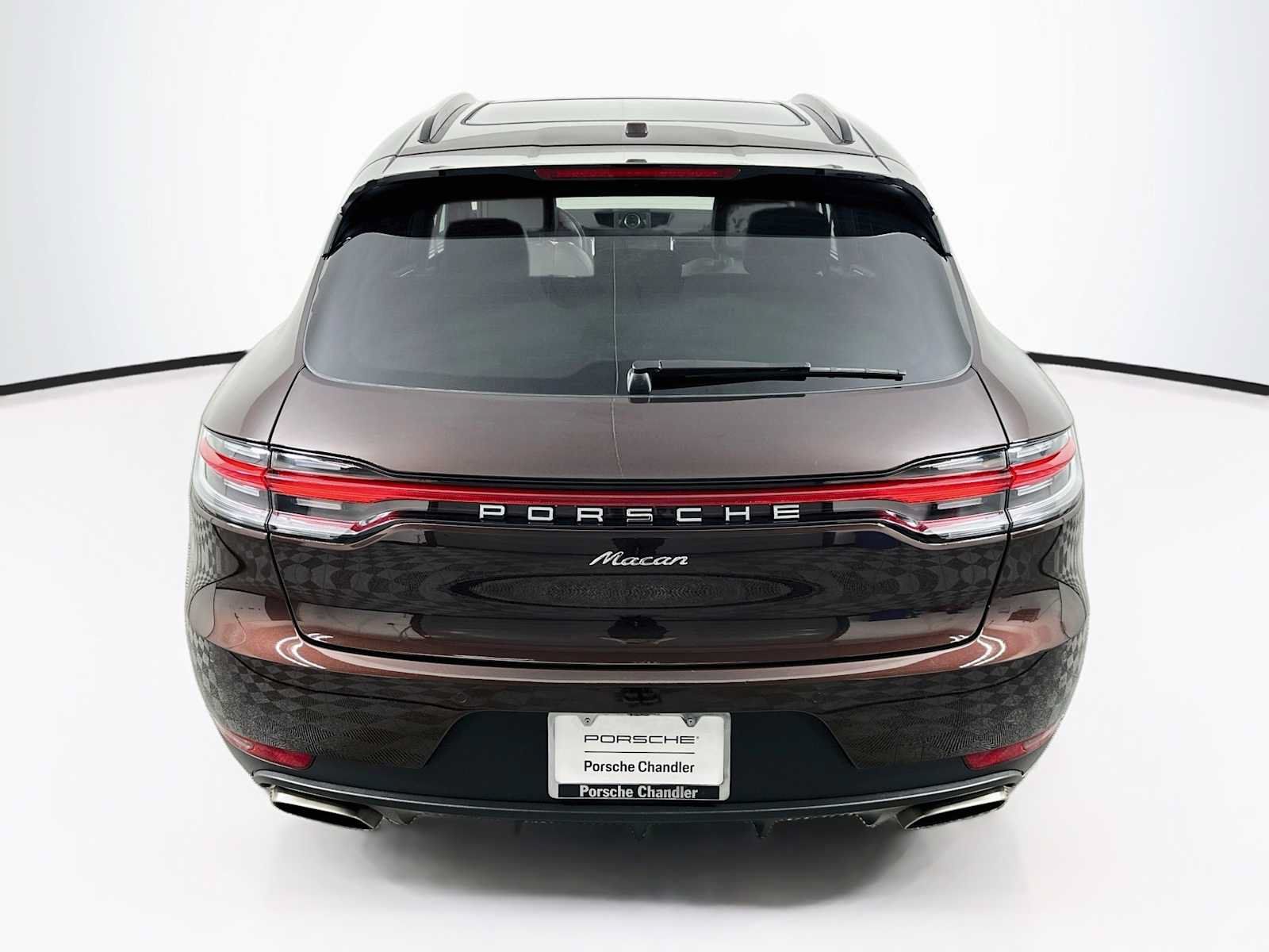 Certified 2021 Porsche Macan AWD/4WD image 10