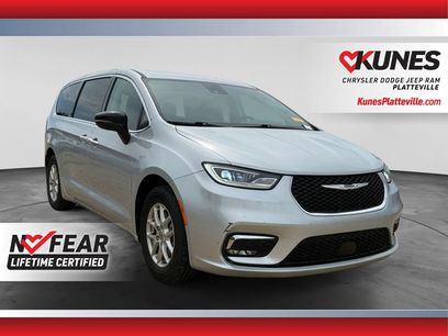 Used 2024 Chrysler Pacifica Touring-L