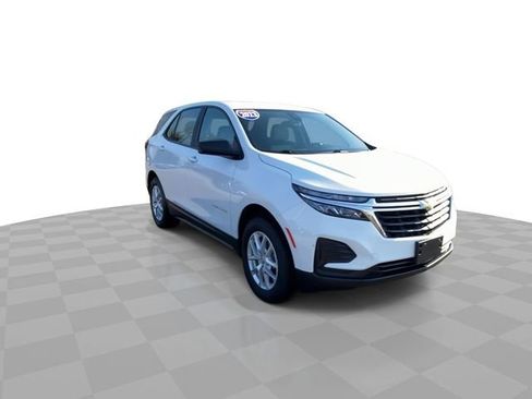Used 2023 Chevrolet Equinox LS image 4