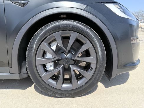 Used 2022 Tesla Model X image 12