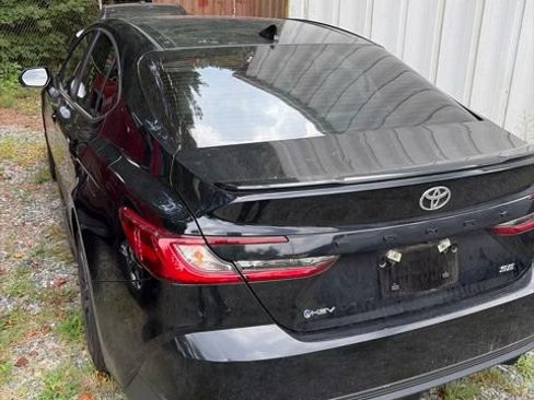 Used 2025 Toyota Camry SE w/ Convenience Package FWD image 7