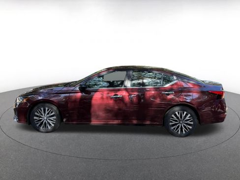 Used 2024 Nissan Altima 2.5 SV FWD image 4
