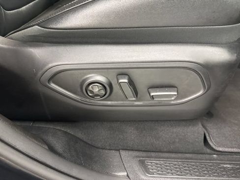 Used 2023 Jeep Grand Cherokee Limited AWD/4WD image 28