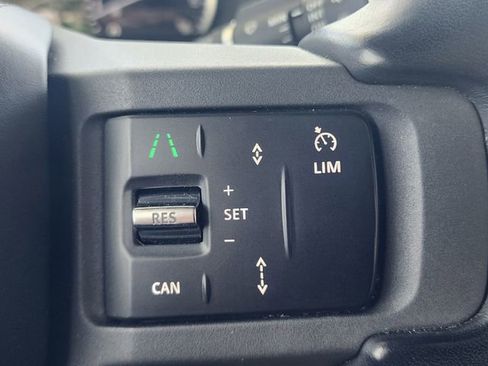 Used 2023 Land Rover Defender 130 X-Dynamic SE AWD/4WD image 30