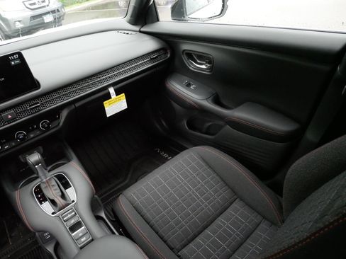 Used 2027 Honda HR-V Sport image 11