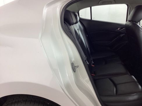 Used 2018 MAZDA MAZDA3 Touring image 10