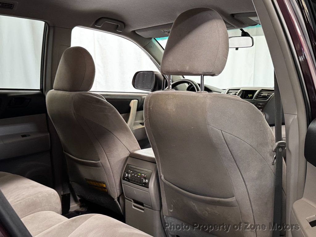 Used 2011 Toyota Highlander 4WD w/ Tow Pkg image 13
