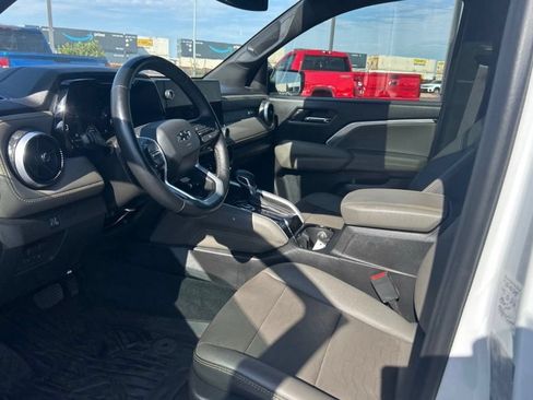 Used 2025 Chevrolet Colorado ZR2 AWD/4WD image 5