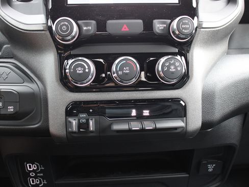 Used 2025 RAM 3500 Tradesman w/ Chrome Appearance Group image 17