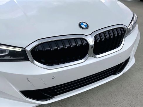 Used 2025 BMW 330i Sedan image 30