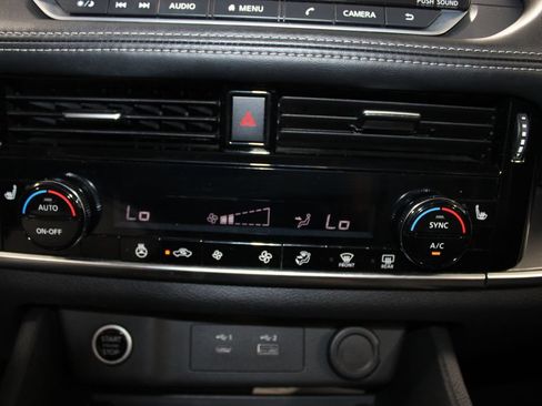 Used 2021 Nissan Rogue SV w/ Premium Package FWD image 41