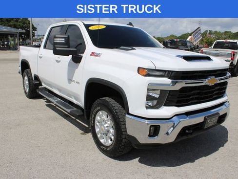 Used 2025 Chevrolet Silverado 2500 LT AWD/4WD image 18