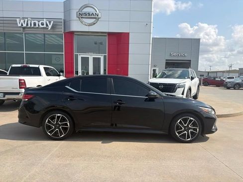 Used 2022 Nissan Sentra SR w/ Midnight Edition FWD image 8