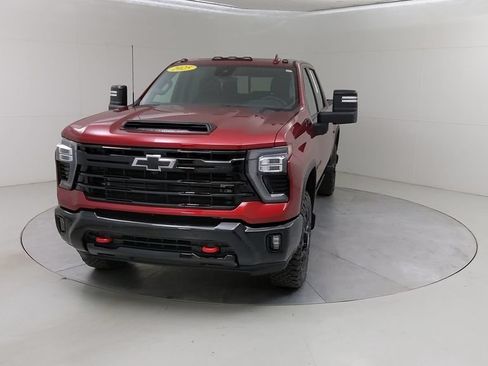 Used 2025 Chevrolet Silverado 2500 LTZ w/ Trail Boss Package AWD/4WD image 9