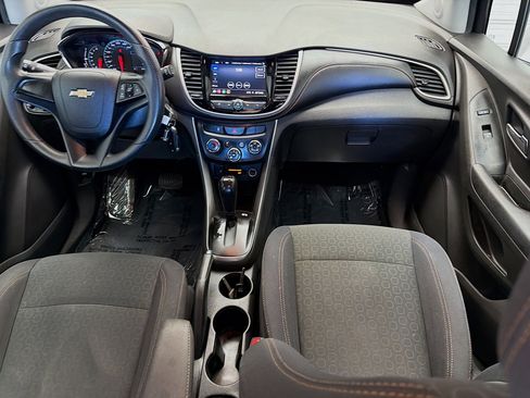 Used 2020 Chevrolet Trax LS w/ LPO, Cargo Package FWD image 12