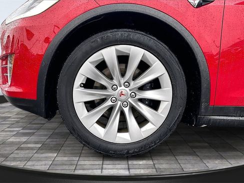 Used 2017 Tesla Model X 75D image 9