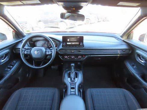 Certified 2025 Honda HR-V Sport image 18