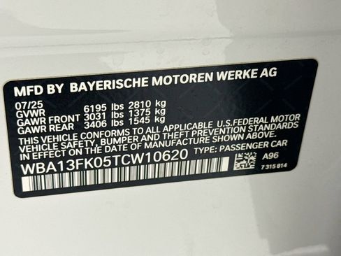 Used 2026 BMW 550e xDrive w/ Premium Package AWD/4WD image 34